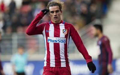 球探体育快讯-伊萨克禁区外远射世界波